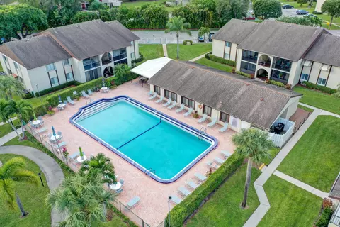 5861 La Pinata Blvd #D-2, Greenacres, FL 33463