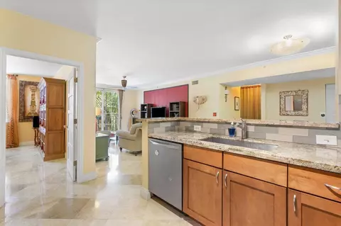 720 S Sapodilla Ave #510, West Palm Beach, FL 33401
