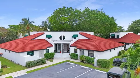 363 NW 36th Ave, Deerfield Beach, FL 33442
