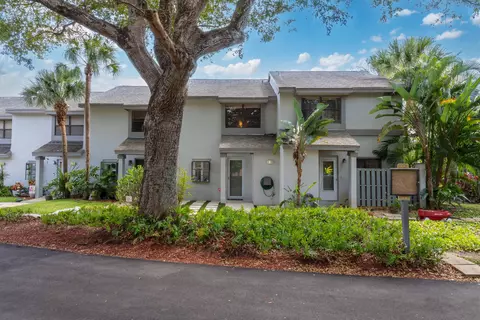 3383 Carambola Cir #2436, Coconut Creek, FL 33066