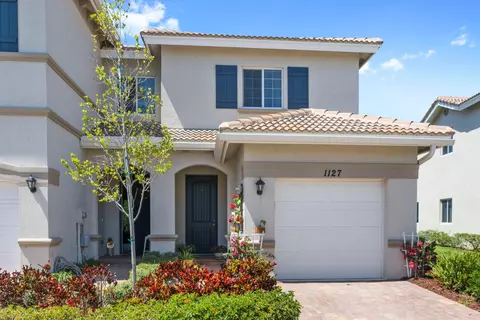1127 Vermilion Dr, Lake Worth, FL 33461