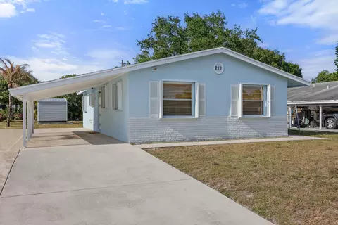 219 5th St, Jupiter, FL 33458