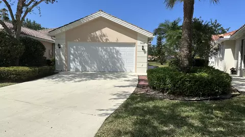 7639 Pine Island Way, West Palm Beach, FL 33411