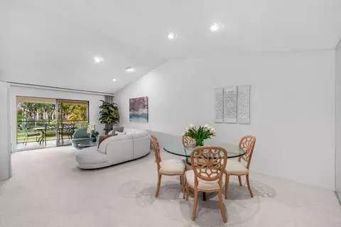 10101 Mangrove Dr #202, Boynton Beach, FL 33437