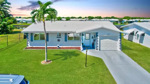 707 Canal Way, Boynton Beach, FL 33426