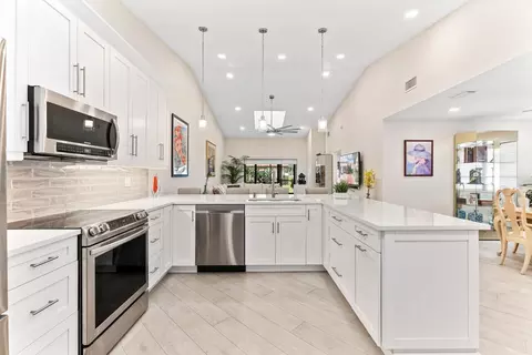 6037 Kings Gate Cir, Delray Beach, FL 33484