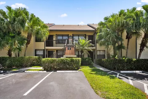 4692 Lucerne Lakes Blvd #204, Lake Worth, FL 33467