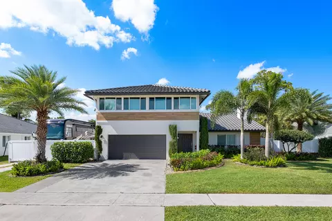 9285 Old Pine Rd, Boca Raton, FL 33428