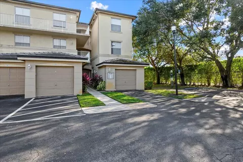 2100 Greenview Shores Blvd #524, Wellington, FL 33414
