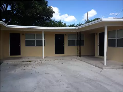 832 S J St, Lake Worth, FL 33460