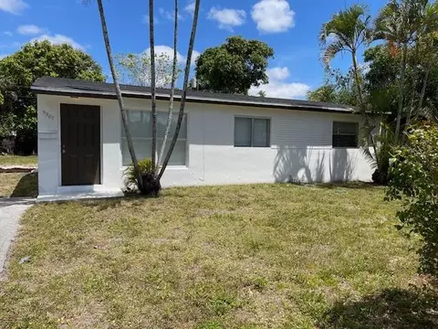 5387 Helene Pl, West Palm Beach, FL 33407