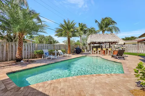 892 W Drew St, Lantana, FL 33462
