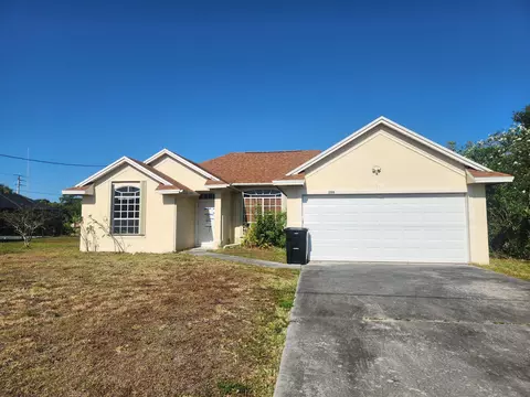 2590 SE Hemsing St, Port Saint Lucie, FL 34953