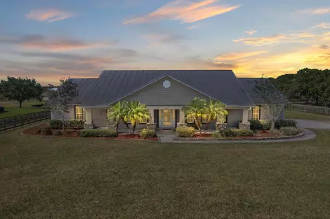 9850 Muller Rd, Fort Pierce, FL 34945