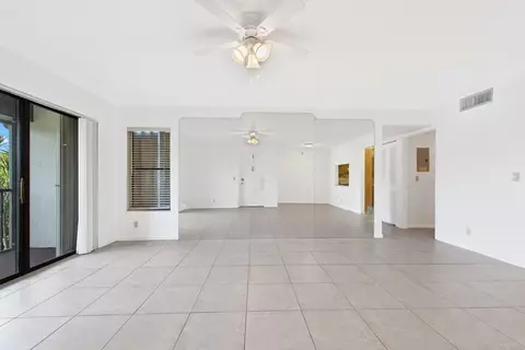726 Sunny Pine Way #C2, Greenacres, FL 33415