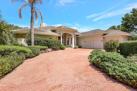 6676 SE Barrington Dr, Stuart, FL 34997