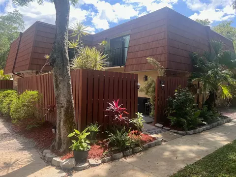 1450 Masters Cir #166, Delray Beach, FL 33445