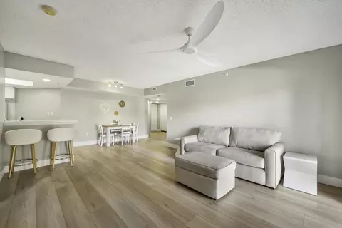 4159 N Haverhill Rd #1301, West Palm Beach, FL 33417