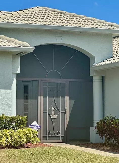 578 Waverly Cir, Port Saint Lucie, FL 34983
