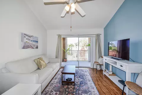 7896 Sonoma Springs Cir #202, Lake Worth, FL 33463