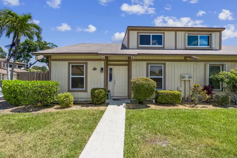 353 Maplecrest Cir, Jupiter, FL 33458