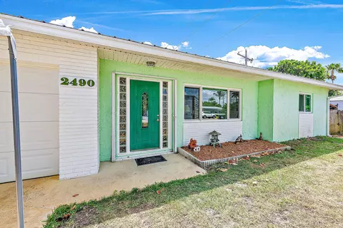 2490 SE Madison St, Stuart, FL 34997 photo 1