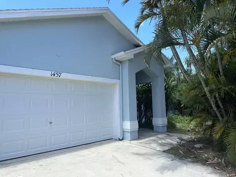 1457 SW Glastonberry Ave, Port Saint Lucie, FL 34953