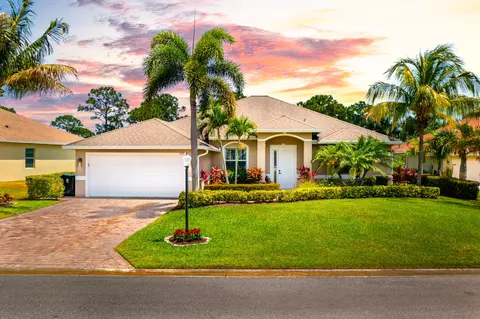 287 SW Vista Lake Dr, Port Saint Lucie, FL 34953