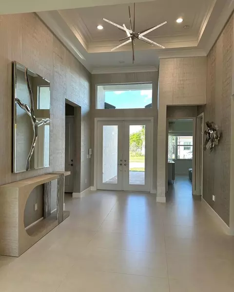 9369 Seahorse Bay Dr, Boynton Beach, FL 33473