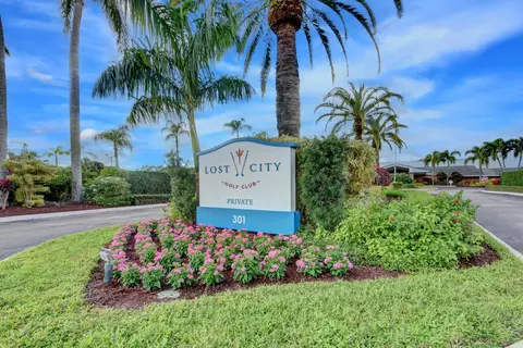 377 S Country Club Dr, Atlantis, FL 33462