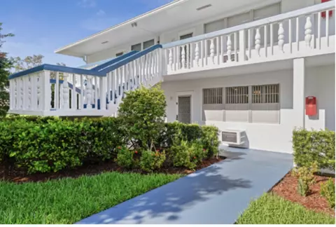 51 Oakridge E #51, Deerfield Beach, FL 33442
