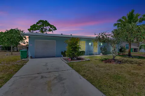 1050 SE Proctor Ln, Port Saint Lucie, FL 34983
