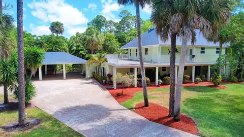 8623 Thousand Pines Ct, West Palm Beach, FL 33411