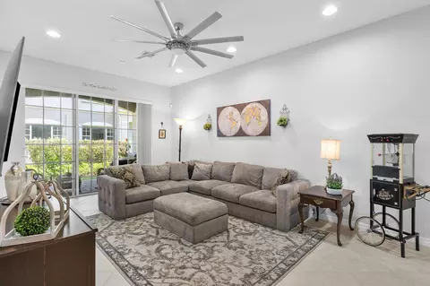 126 Lancaster Rd, Boynton Beach, FL 33426