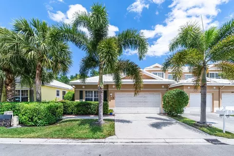 6947 Blue Skies Dr, Lake Worth, FL 33463