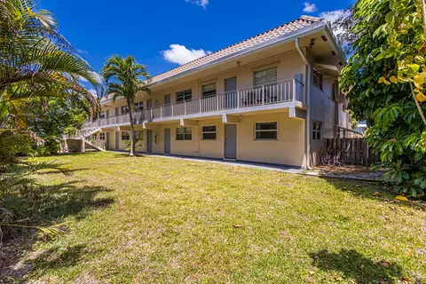 660 Glouchester St #1, Boca Raton, FL 33487