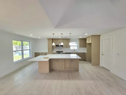 5137 Oak Hill Rd, Delray Beach, FL 33484