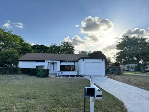 1302 SE Roanoke St, Port Saint Lucie, FL 34952
