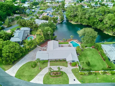 2051 S Conference Dr, Boca Raton, FL 33486