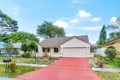 1822 Edgewater Dr, Boynton Beach, FL 33436