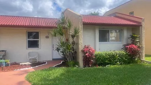 441 Lake Evelyn Dr, West Palm Beach, FL 33411