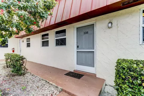 12019 W Greenway Dr #108, Royal Palm Beach, FL 33411