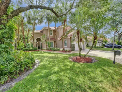 605 Misty Oaks Ln, Pompano Beach, FL 33069