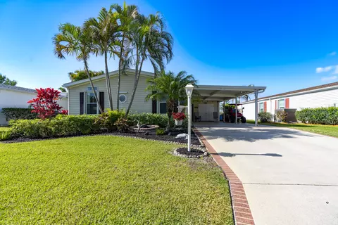 3237 Perigrine Falcon Dr, Port Saint Lucie, FL 34952