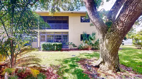 400 18th St #P1, Vero Beach, FL 32960