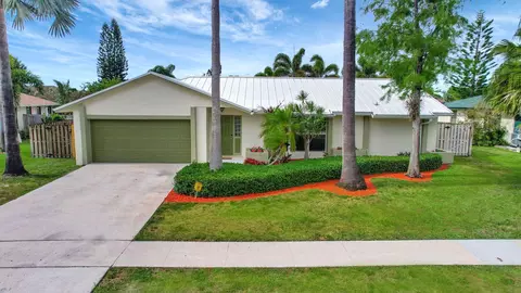 1353 Red Pine Trl, Wellington, FL 33414