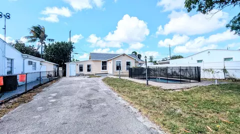 955 Mcintosh St, West Palm Beach, FL 33405