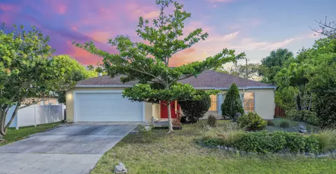 938 SW Mccracken Ave, Port Saint Lucie, FL 34953