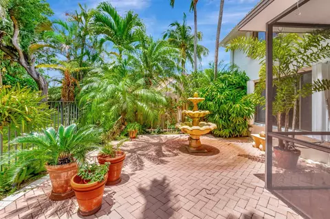 21700 Cromwell Cir, Boca Raton, FL 33486