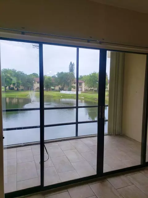 2050 Oleander Blvd #5-205, Fort Pierce, FL 34950